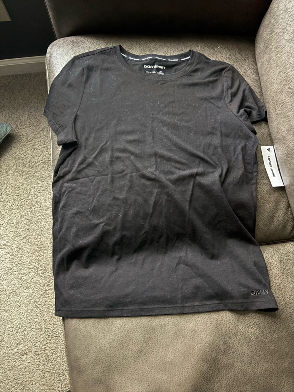 NWT Women’s Medium DKNY Black Short-Sleeve Crew Tee